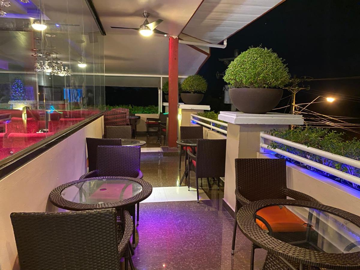 Grand Diamond Hotel Trinidad Piarco Bagian luar foto