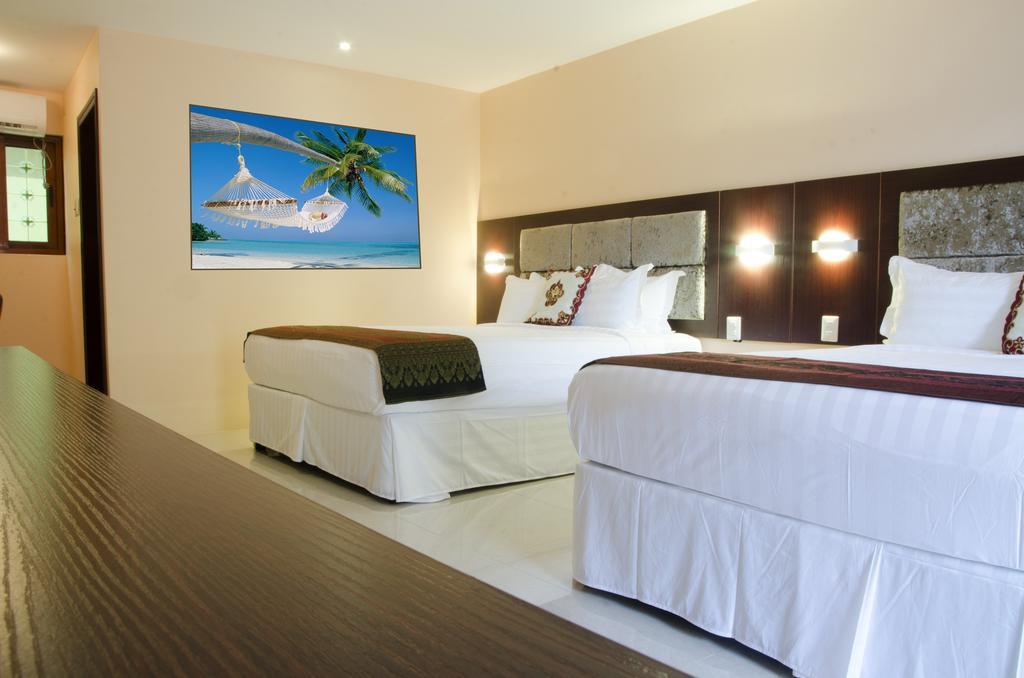 Grand Diamond Hotel Trinidad Piarco Bagian luar foto
