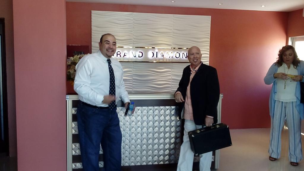 Grand Diamond Hotel Trinidad Piarco Bagian luar foto