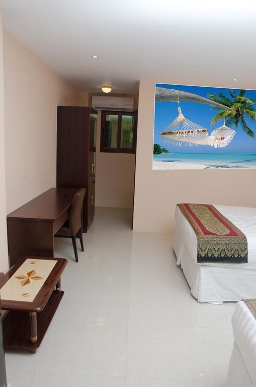 Grand Diamond Hotel Trinidad Piarco Bagian luar foto