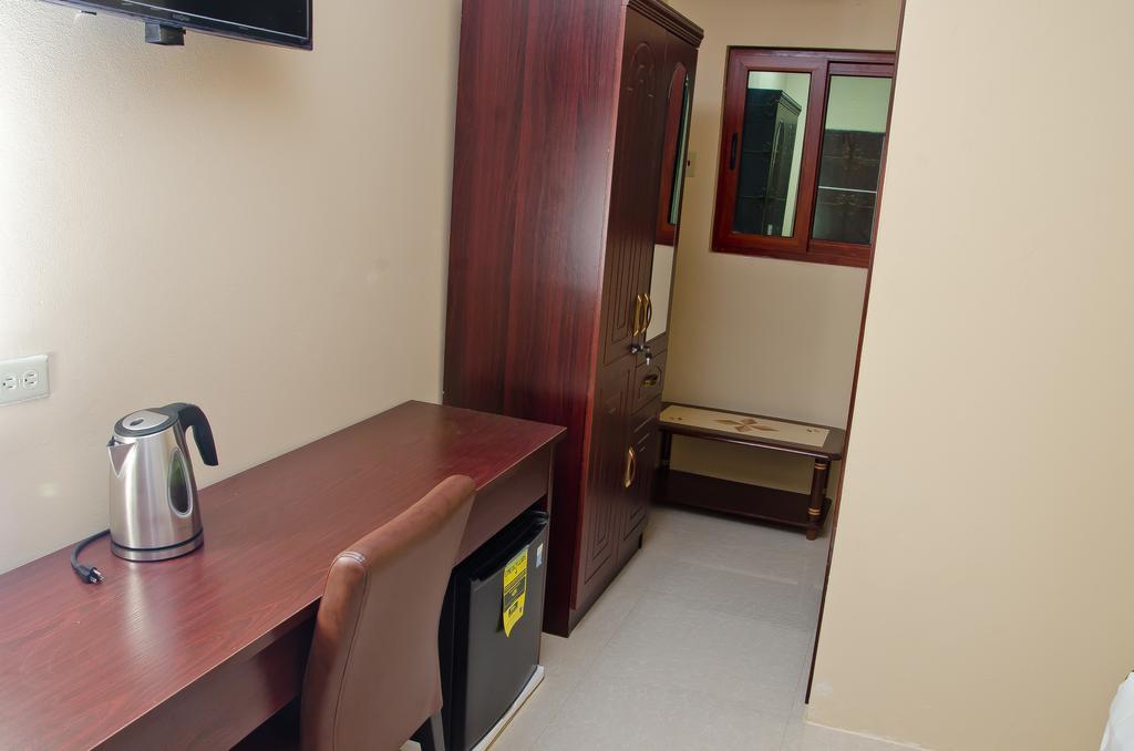 Grand Diamond Hotel Trinidad Piarco Bagian luar foto