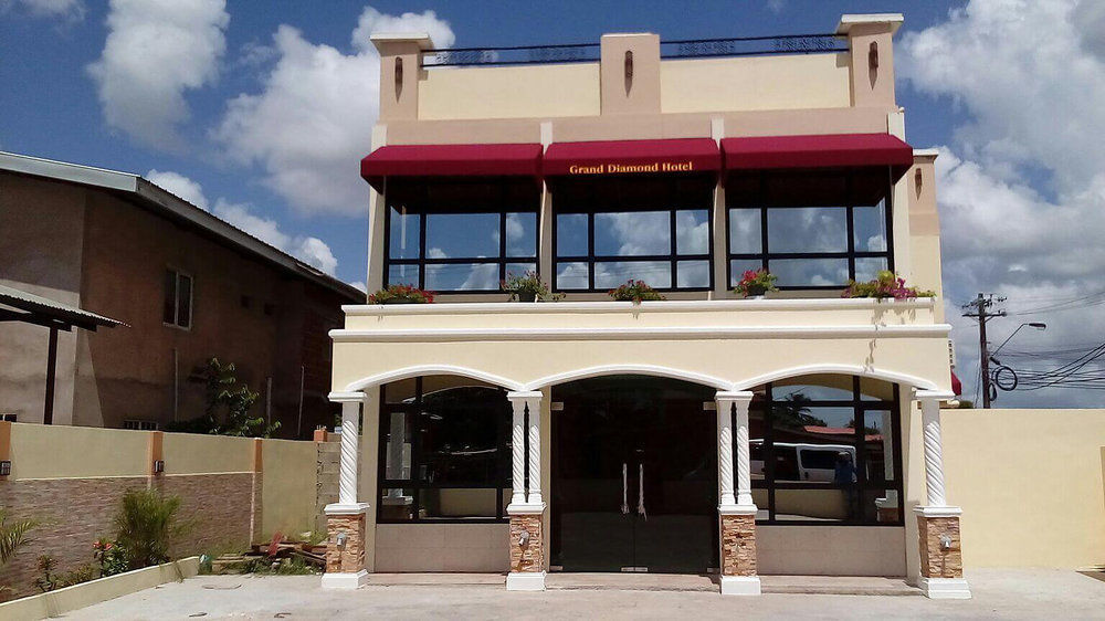 Grand Diamond Hotel Trinidad Piarco Bagian luar foto