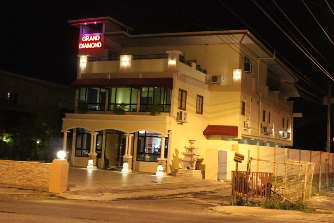 Grand Diamond Hotel Trinidad Piarco Bagian luar foto